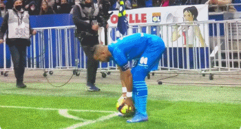 古德蒂手术成功 持拐杖回归执教 博斯科维奇+马尔科娃冲击新赛季