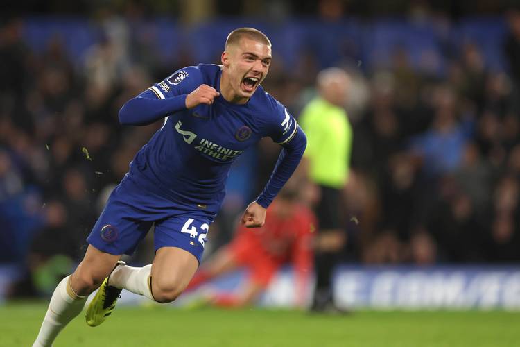 英媒：罗克回归巴甲后浴火重生，曼联盼补强锋线已对他关注