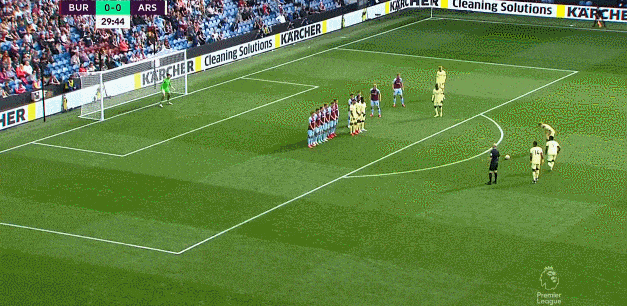 记者：兰克尔-泽经常在赛前要钱，首发迟迟不定也有他的原因